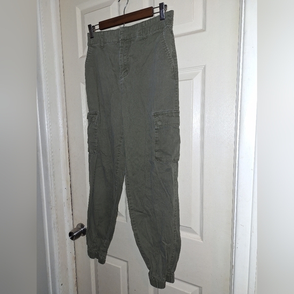 Forever 21 pants elastik at ankles size medium - Picture 2 of 6